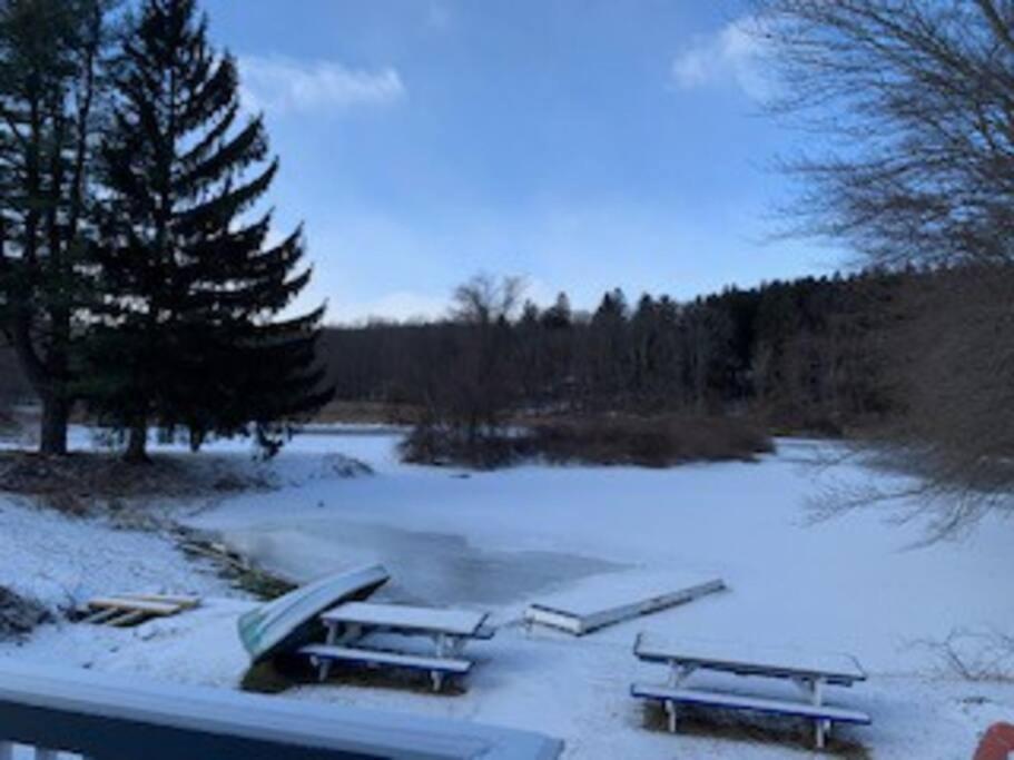 Gorgeous Poconos Springtime By The Lake! Henryville Buitenkant foto